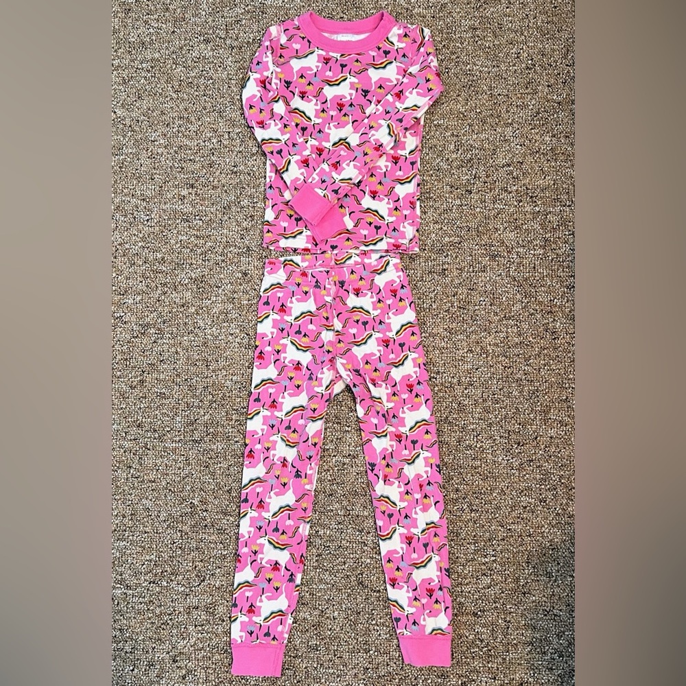 Hanna Andersson kids unicorn rainbow pajama set, size 6/7 (120 cm)